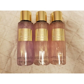 Victoria's Secret Velvet Petals Shimmer Woman 250ml Fragrance Mist (2023)