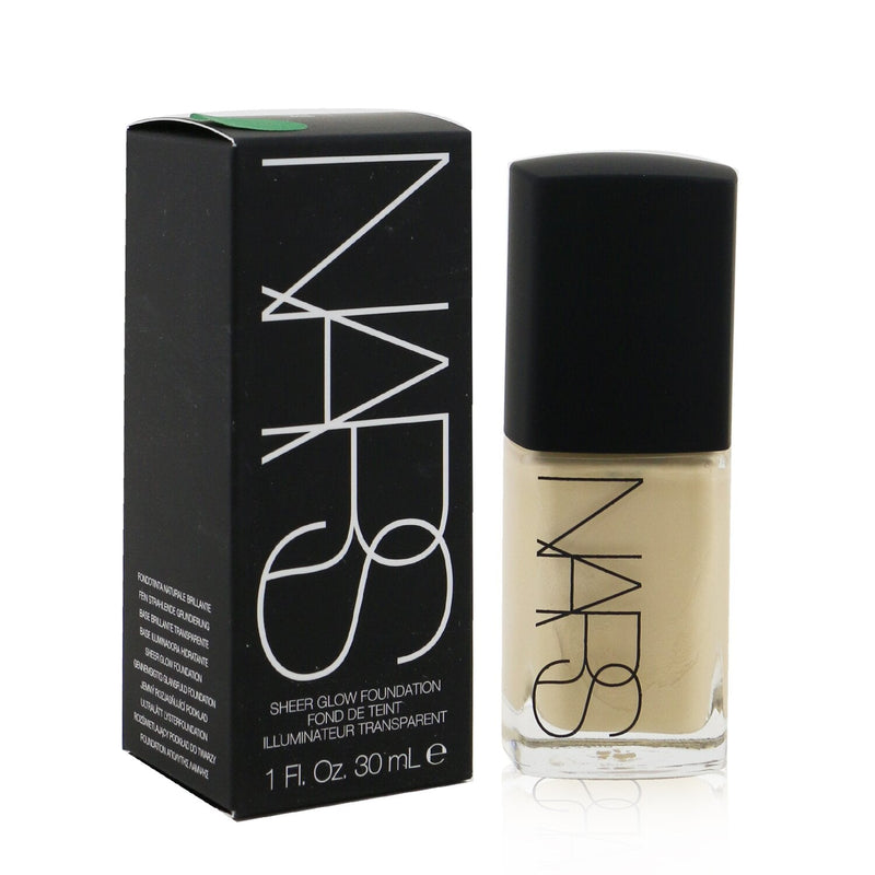 NARS Sheer Glow Foundation - Gobi (Light 3)  30ml/1oz