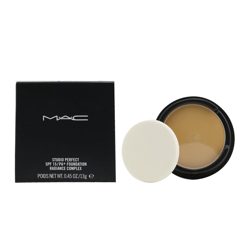 MAC Studio Perfect Foundation SPF 15 Refill - # NC40 