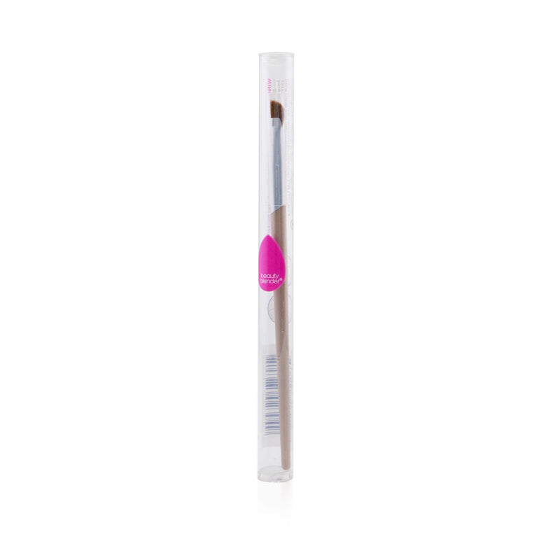 BeautyBlender Wing Man Curved Eyeliner Brush